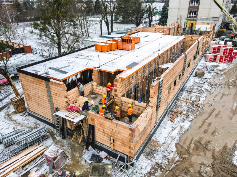 Rośnie nowa część siedziby szkoły przy ul. Druskienickiej