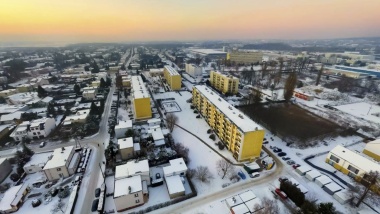 Bloki przy ul. Raczyńskiego zimą