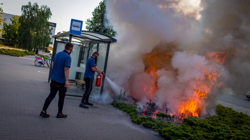 Pożar przy przystanku na Szarych Szeregów